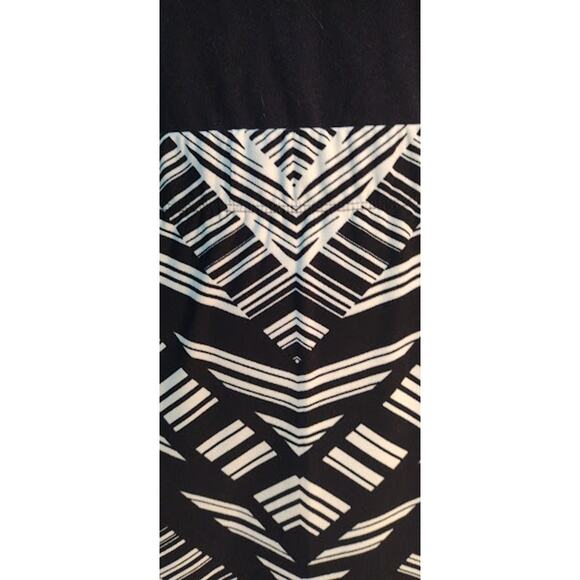 Chico's Elastic Waist Pull On Unlined Skirt, Blk/Off Wht, Sz 0 (4) - Picture 2 of 5